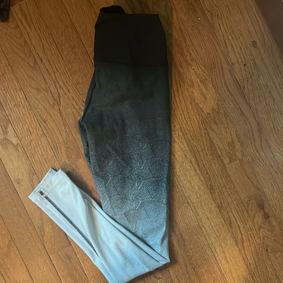 Small Ombré Purdue Leggings - Picture 2 of 3